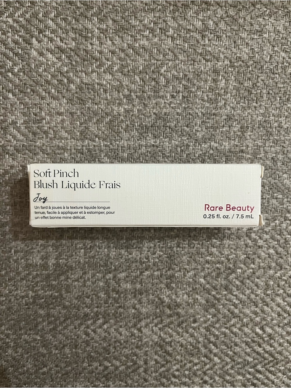 New Rare Beauty Soft Pinch Blush Liquide Frais - Joy (soft peach accents)